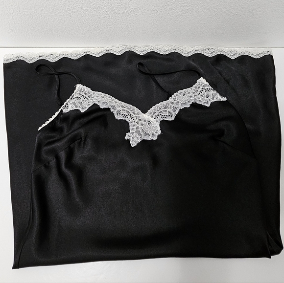 Victoria’s Secret Black & White Floral Lace Slip Dress - Picture 5 of 16